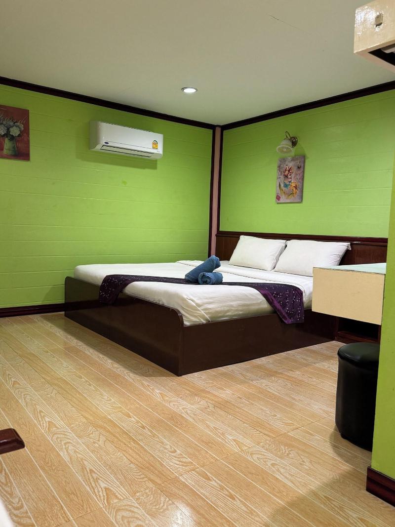 Haad Somboon House image