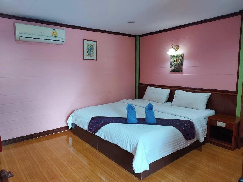 Haad Somboon House image