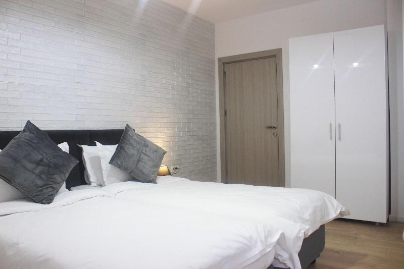 Moise House Kosher Aparthotel image