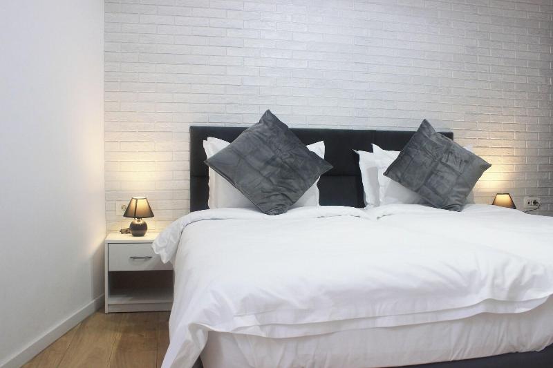 Moise House Kosher Aparthotel image