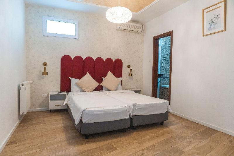 Moise House Kosher Aparthotel image
