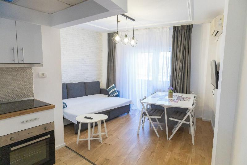 Moise House Kosher Aparthotel image