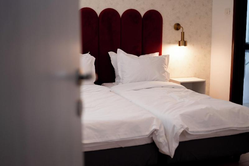 Moise House Kosher Aparthotel image
