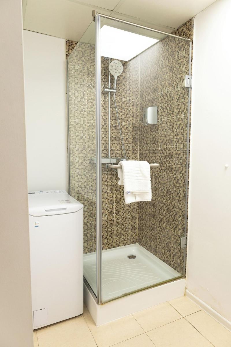 Moise House Kosher Aparthotel image