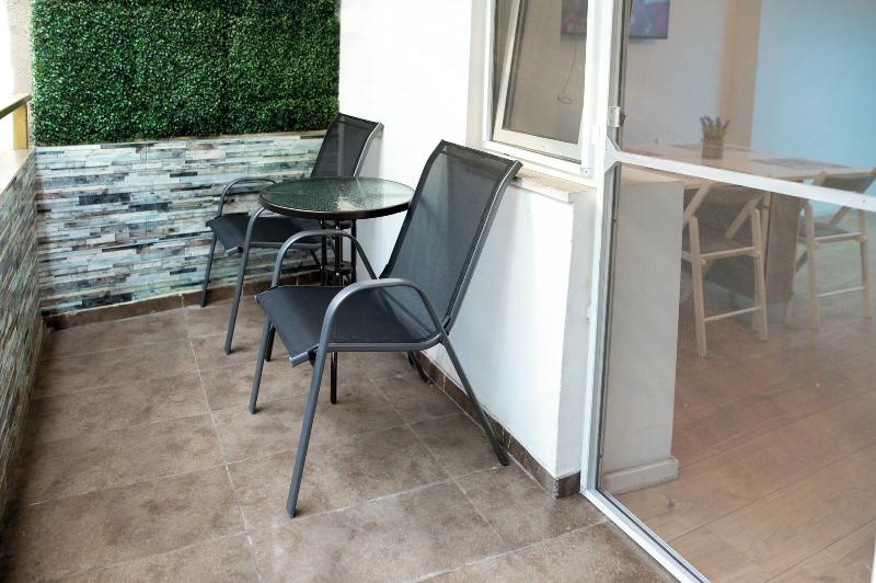Moise House Kosher Aparthotel image