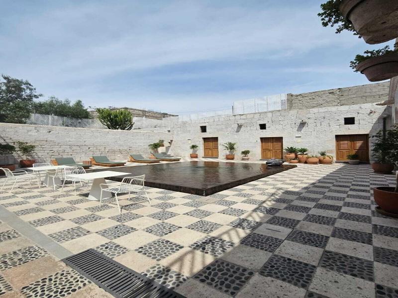 Palacio Guaqui image