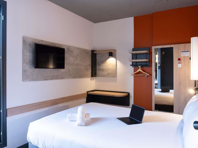 Ibis Budget Logrono Center image