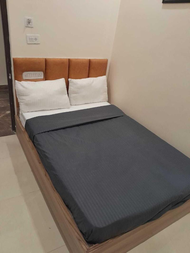 Hotel Shiv Inn By T And M Hotels image