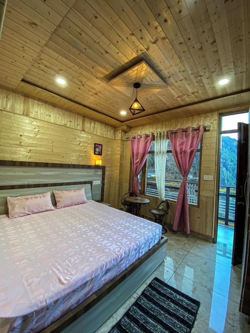 Alpine Crest Homestay image