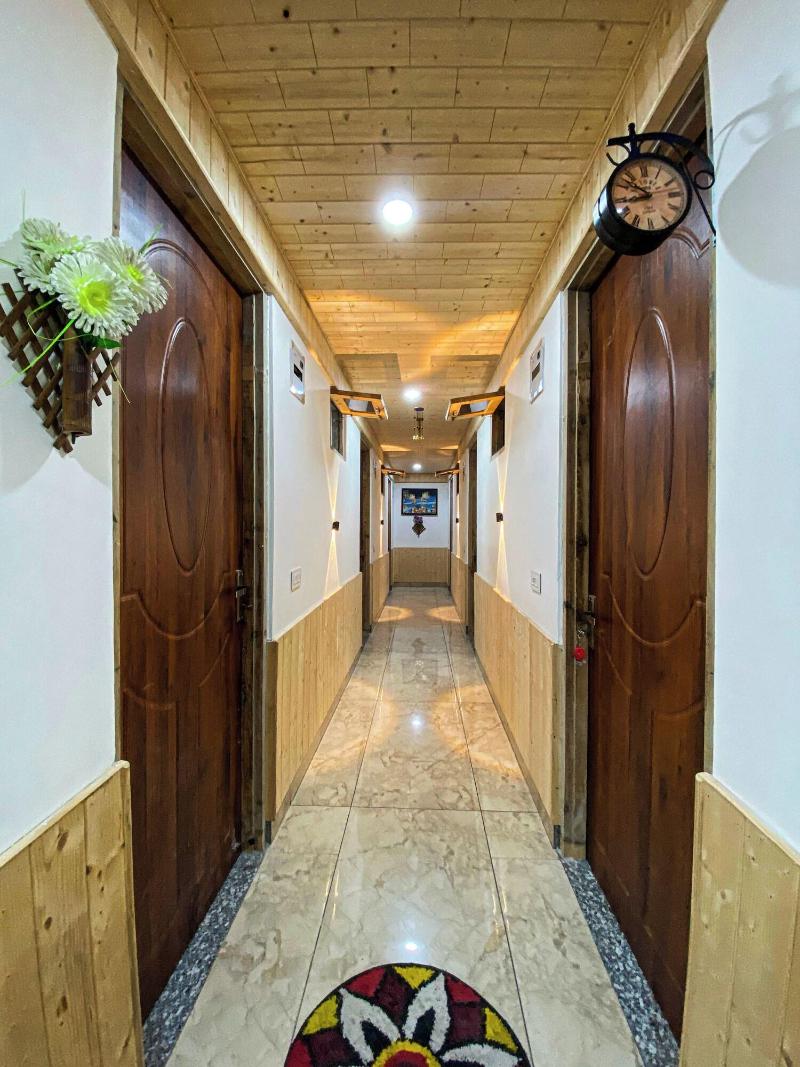 Alpine Crest Homestay image