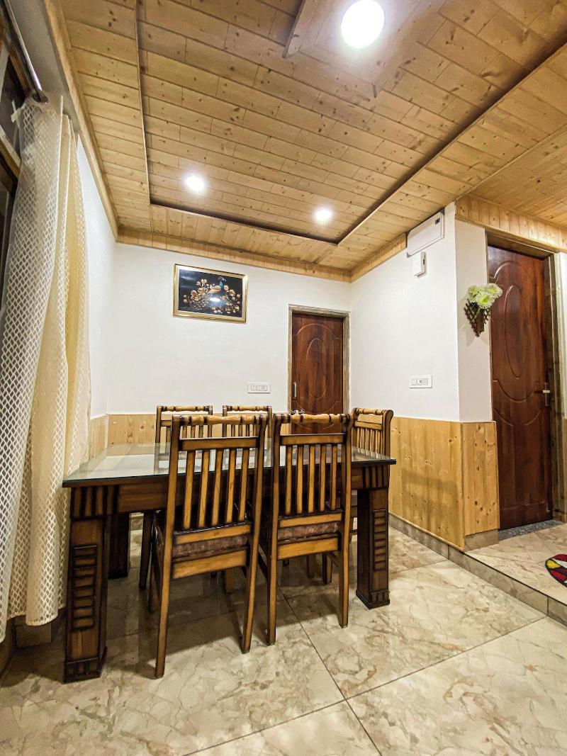 Alpine Crest Homestay image