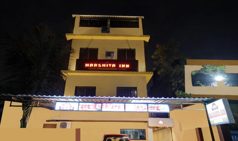 New Harshita Inn By Glitz Hotel image