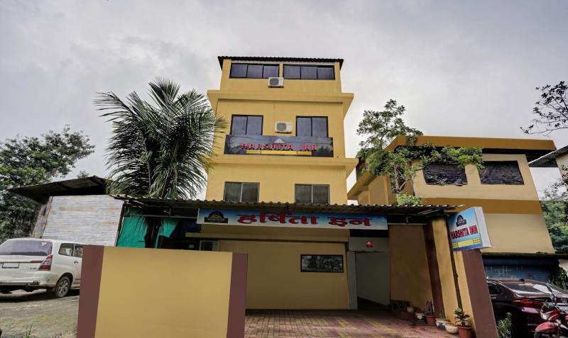 New Harshita Inn By Glitz Hotel image