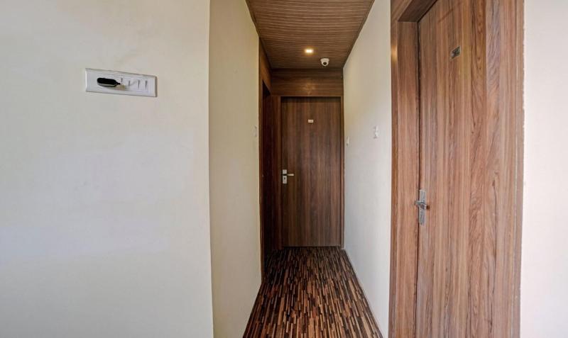 New Harshita Inn By Glitz Hotel image