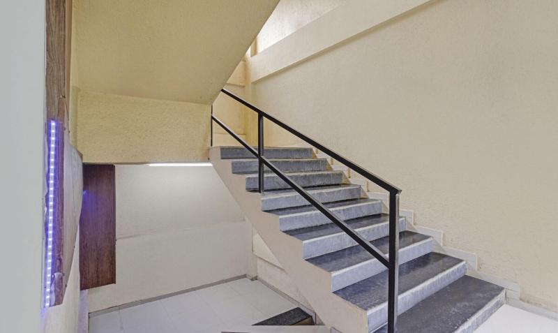 New Harshita Inn By Glitz Hotel image