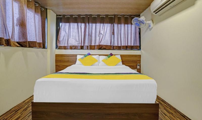New Harshita Inn By Glitz Hotel image