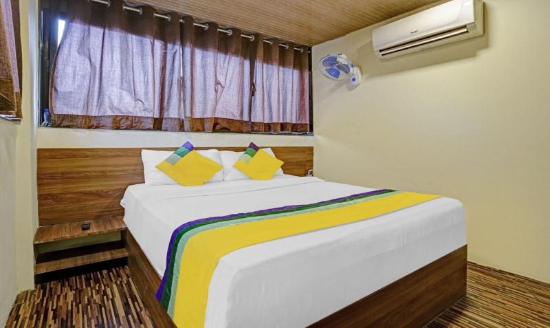 New Harshita Inn By Glitz Hotel image