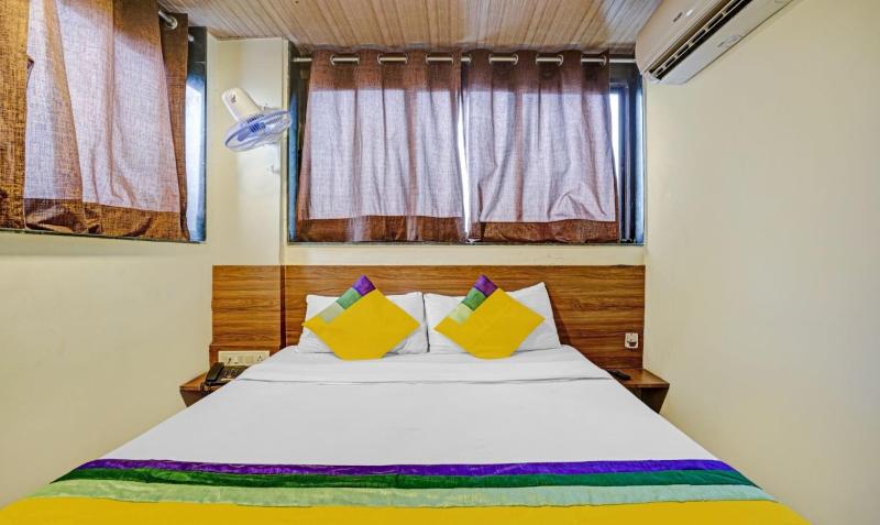 New Harshita Inn By Glitz Hotel image