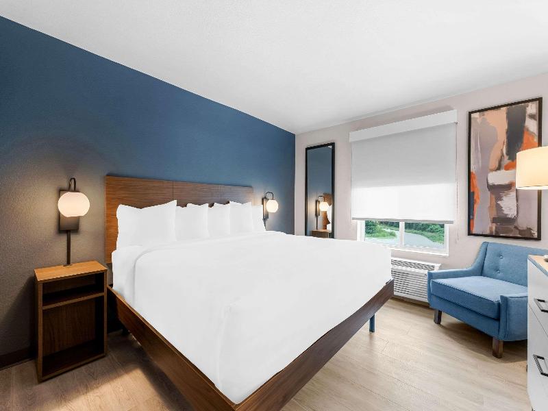 Everhome Suites Fayetteville near Fort Bragg image