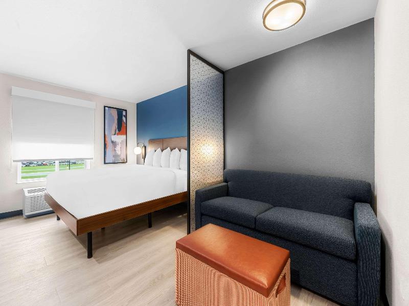Everhome Suites Fayetteville near Fort Bragg image