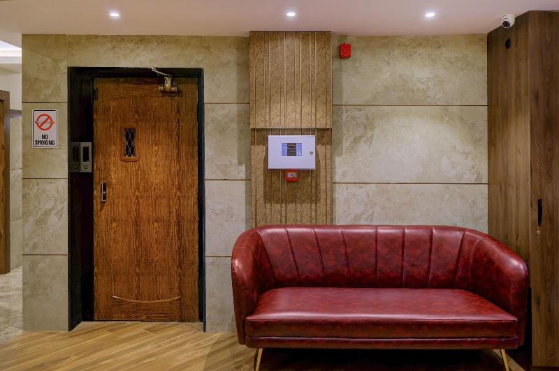 Metropolis Business Hotel image