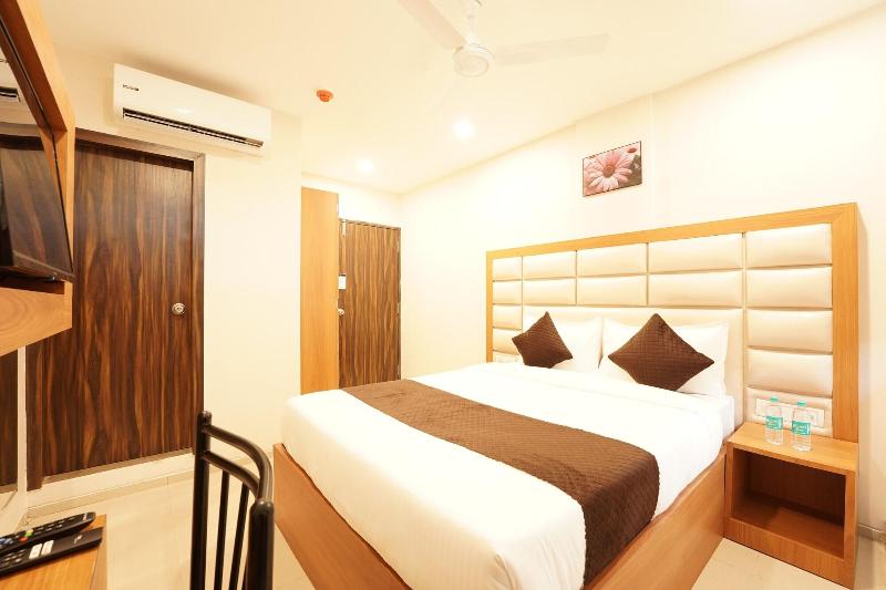 Metropolis Business Hotel image