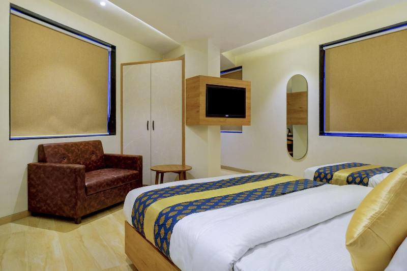 Metropolis Business Hotel image