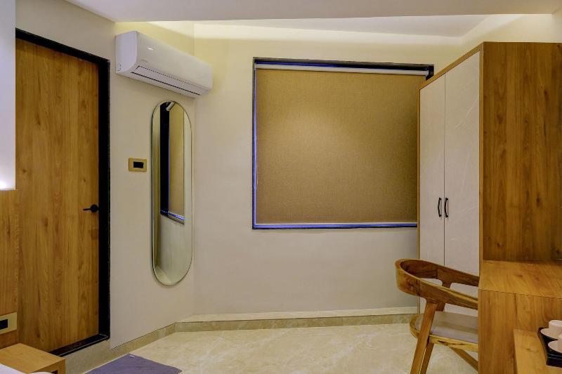 Metropolis Business Hotel image