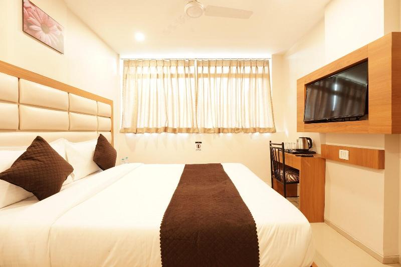 Metropolis Business Hotel image