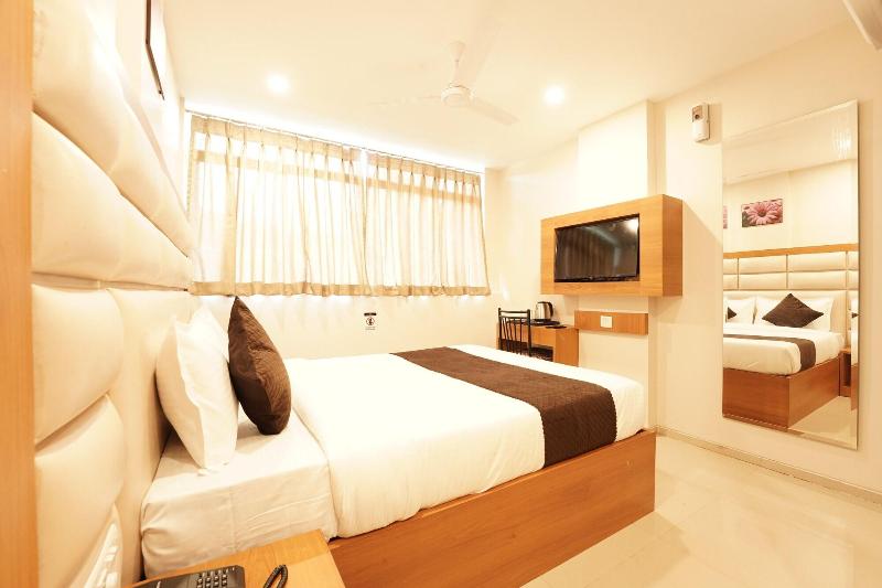 Metropolis Business Hotel image