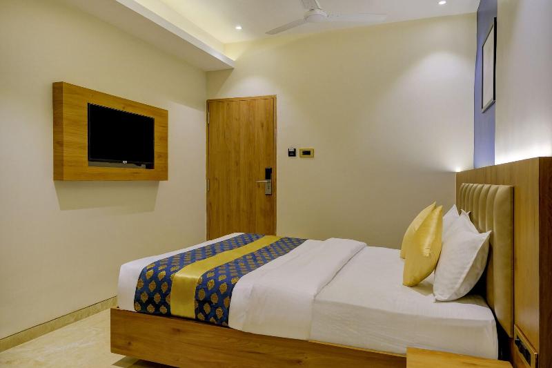 Metropolis Business Hotel image