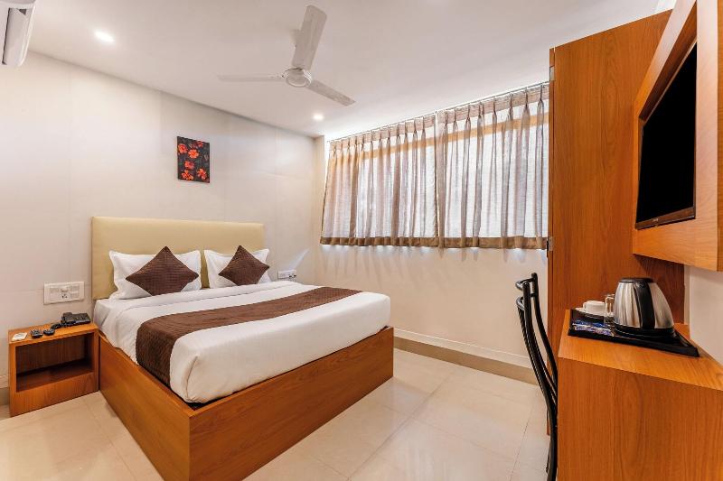 Metropolis Business Hotel image