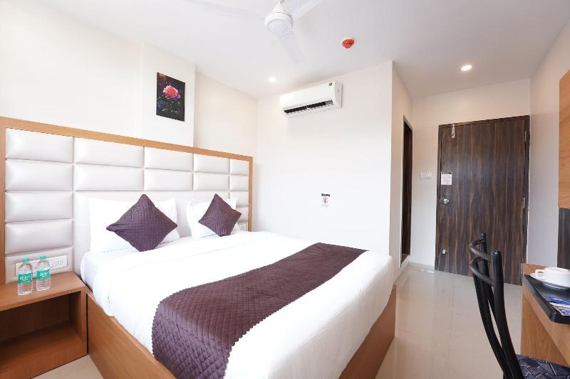 Metropolis Business Hotel image