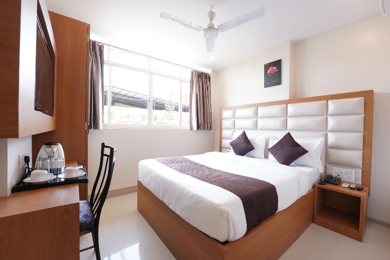 Metropolis Business Hotel image