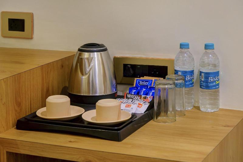 Metropolis Business Hotel image