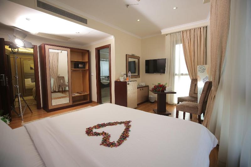 Cairo Taj Dokki Hotels Suites image