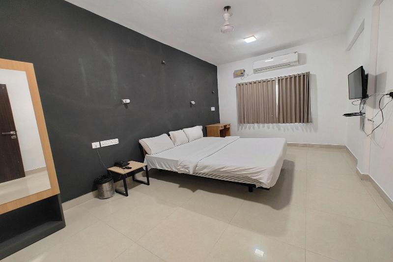 Hotel Sai Inn Executive image