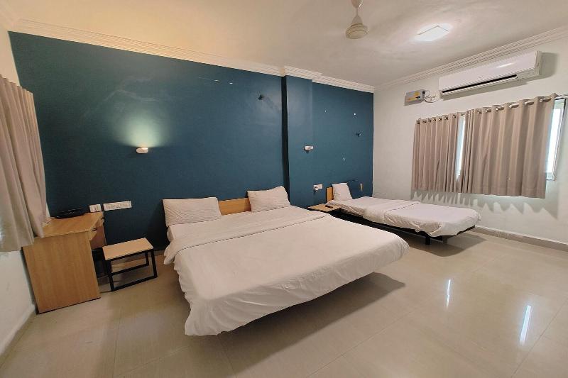 Hotel Sai Inn Executive image