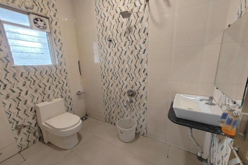 Hotel Sai Inn Executive image