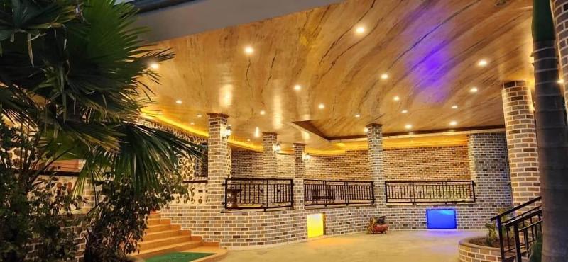 Mcroyal Hotel