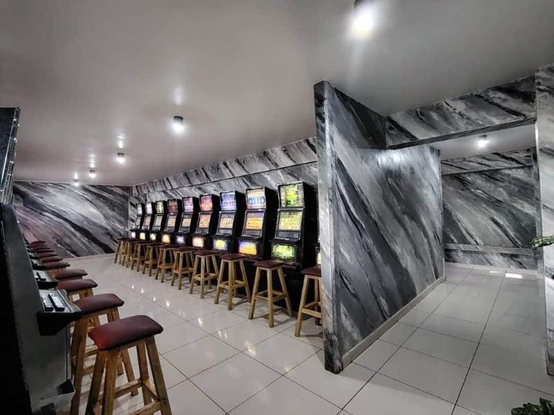 Mcroyal Hotel image