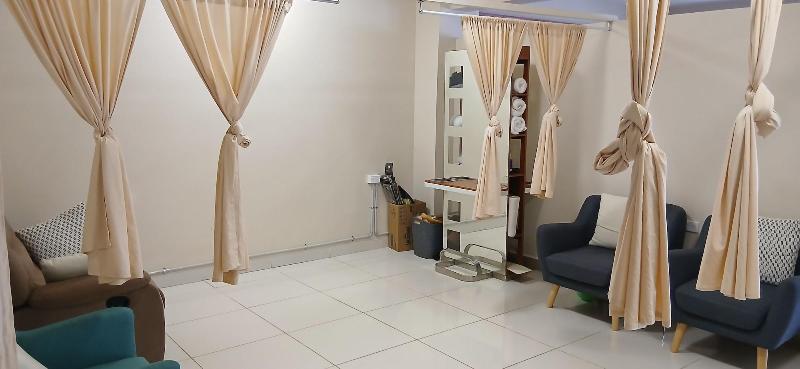 Mcroyal Hotel image