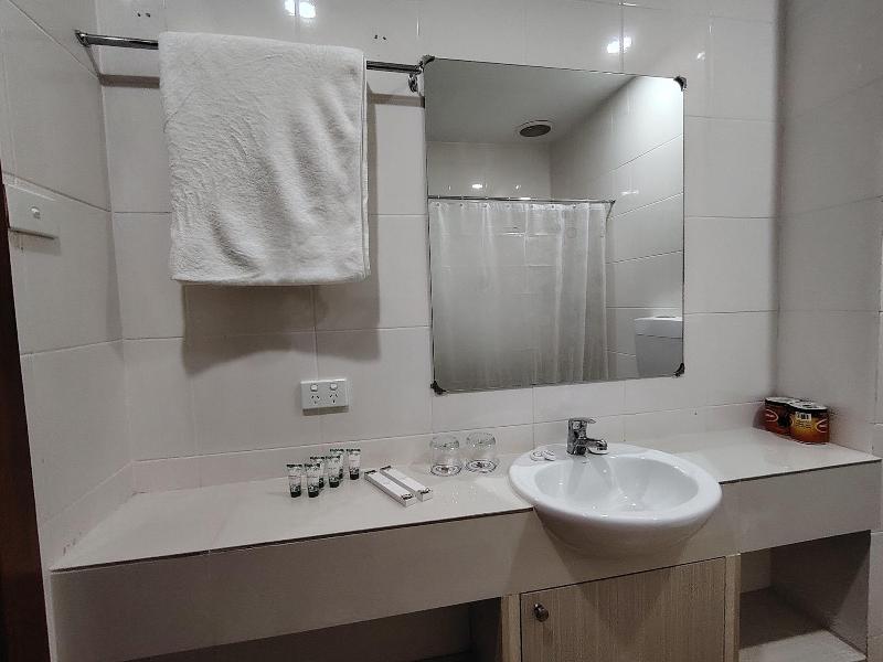 Mcroyal Hotel image