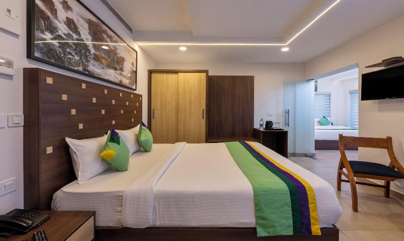 Treebo Vsaffron Regency Punnamada Lake image