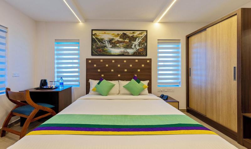 Treebo Vsaffron Regency Punnamada Lake image