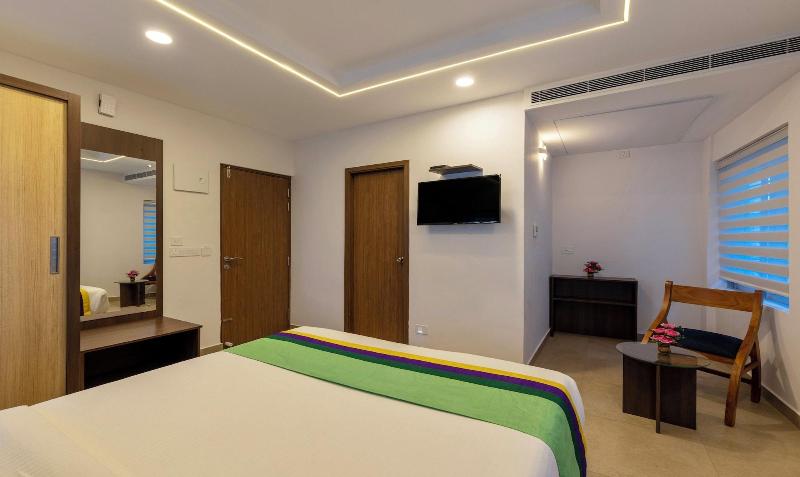 Treebo Vsaffron Regency Punnamada Lake image