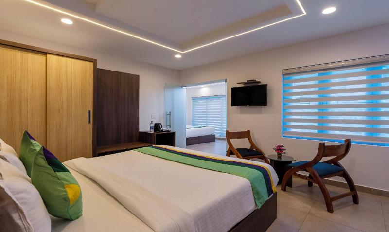 Treebo Vsaffron Regency Punnamada Lake image