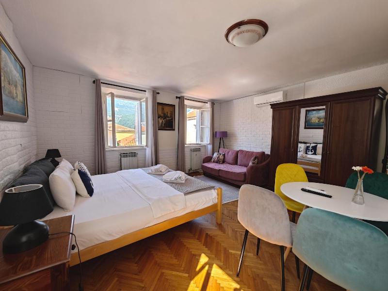 Beatrix Suites Budva Old Town image