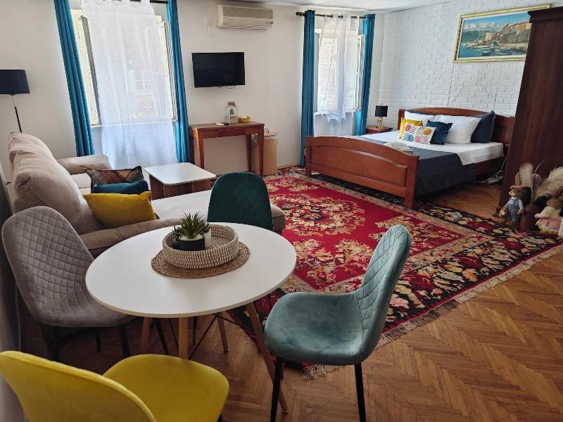 Beatrix Suites Budva Old Town image