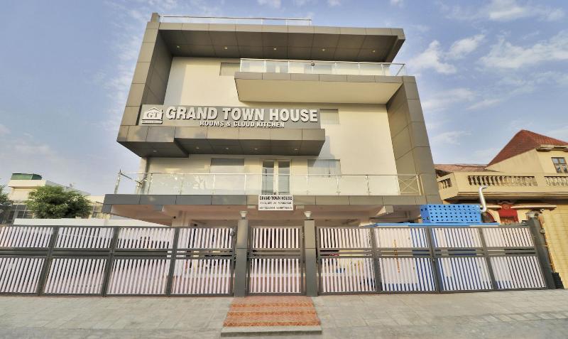 Treebo Grand Town House image